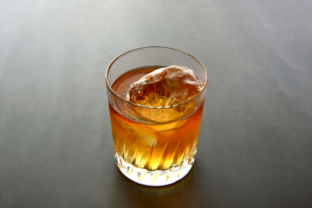 お酒が美味しく飲めるグラスを選ぶなら形にこだわる