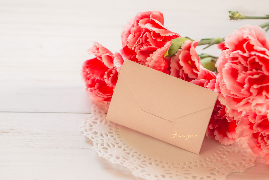 60代のお母さんへのプレゼントに添えたいメッセージ例文