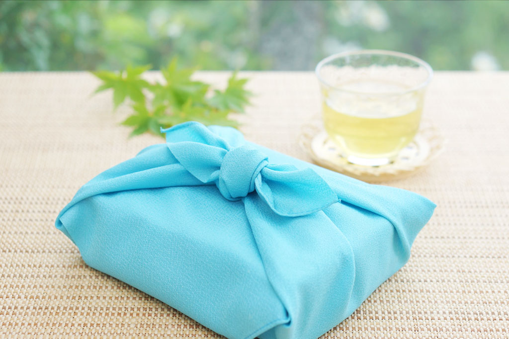 夏に喜ばれる手土産は?選び方のポイントや涼やかなおすすめの手土産をご紹介します