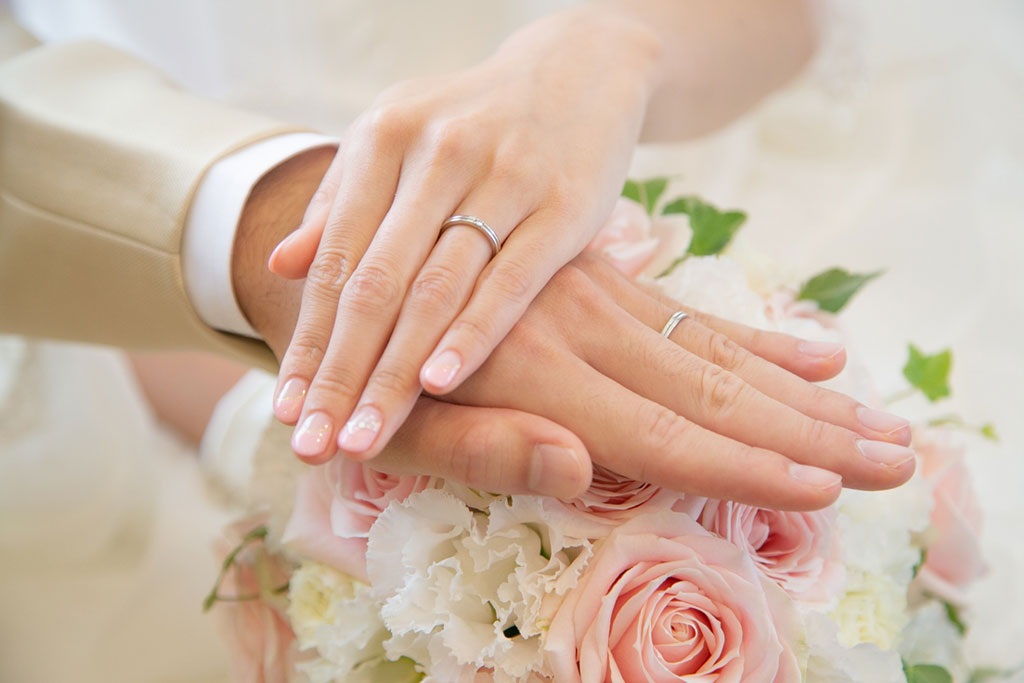 結婚式に欠席する場合のお祝いはどうする?プレゼント&ご祝儀の金額相場とマナー