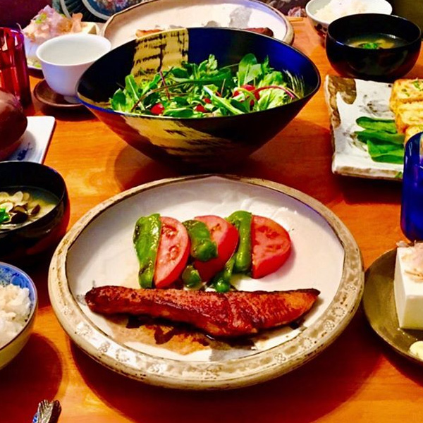 じっくり丁寧に作った“おこもり料理”を載せるなら。Instagramで好評の