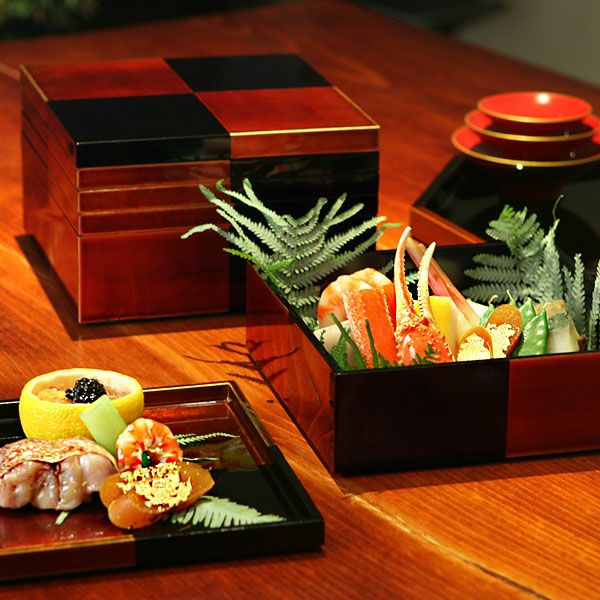 宮内庁御用達 漆器 山田平安堂】二段重 白檀 | 漆器 山田平安堂 WEB 